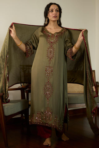 Green saanjh hand embroidered kurta set