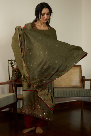 Green saanjh hand embroidered kurta set