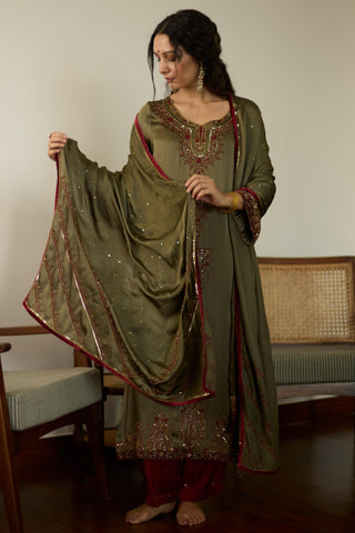 Green saanjh hand embroidered kurta set