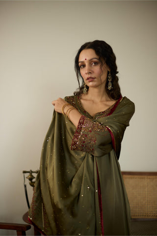 Green saanjh hand embroidered kurta set