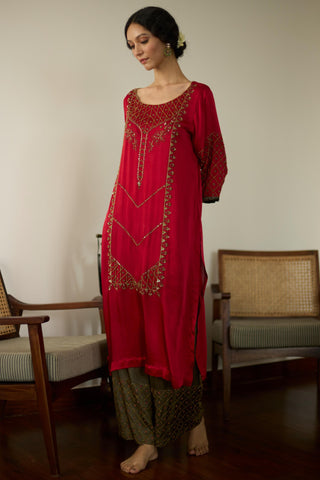 Red diya hand embroidered kurta set