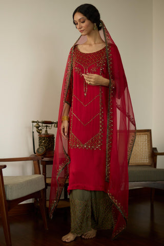 Red diya hand embroidered kurta set