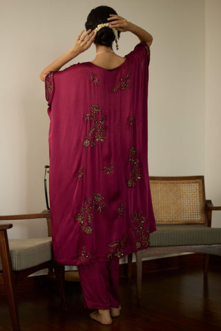 Pink aarohi hand embroidered kaftan set