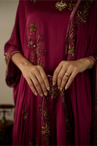 Pink aarohi hand embroidered kaftan set