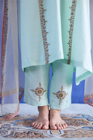 Blue bindi kaftan suit