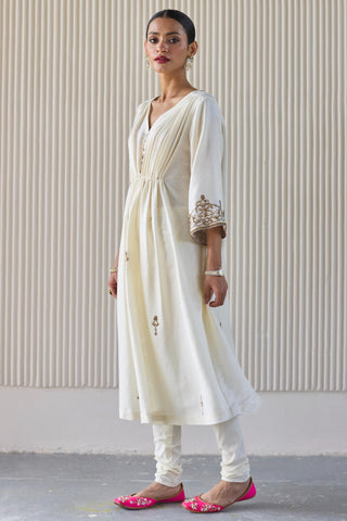 White mani kaftan suit