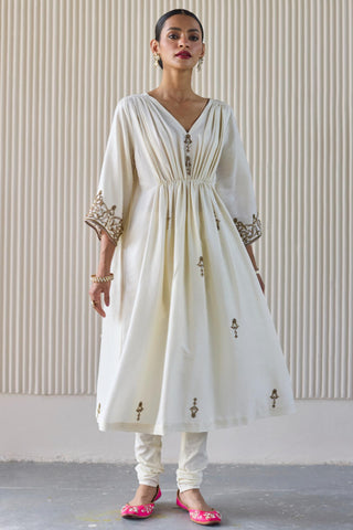 White mani kaftan suit