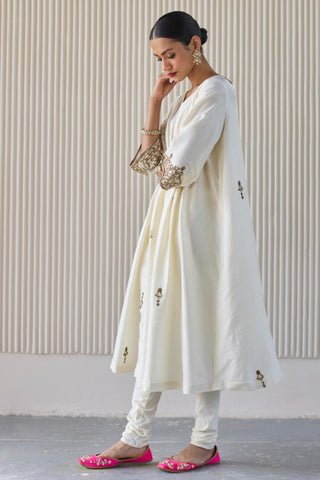 White mani kaftan suit
