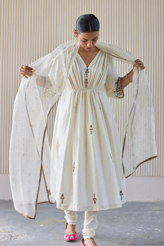 White mani kaftan suit