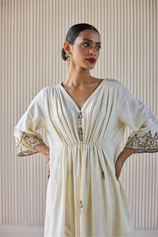 White mani kaftan suit