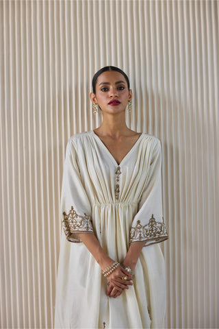 White mani kaftan suit