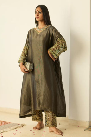 Kaftan Set for Indian Wear – Gray Rubaab by Sarang Kaur