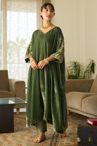 Velvet Kaftan Set for Festive Wear – Green Makhmal by Sarang Kaur