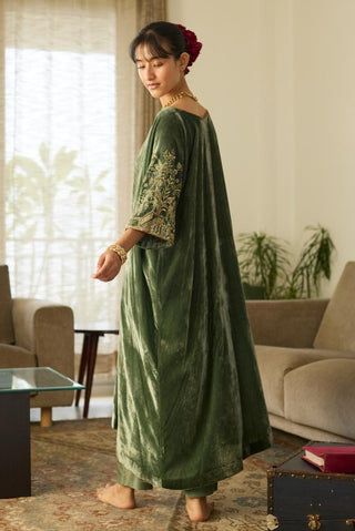 Velvet Kaftan Set for Festive Wear – Green Makhmal by Sarang Kaur