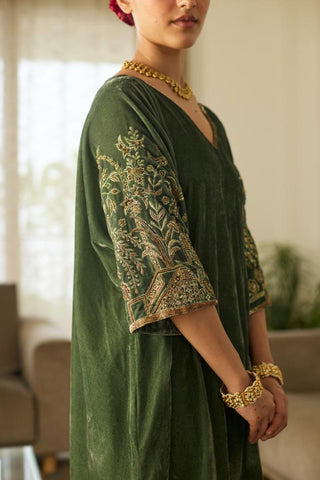 Velvet Kaftan Set for Festive Wear – Green Makhmal by Sarang Kaur