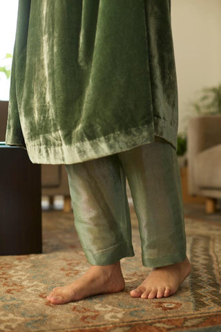 Velvet Kaftan Set for Festive Wear – Green Makhmal by Sarang Kaur