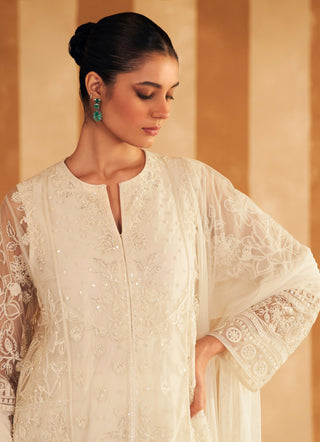 Ivory zohra hunar kurta set