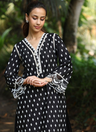 Black nivi malgudi day kurta set