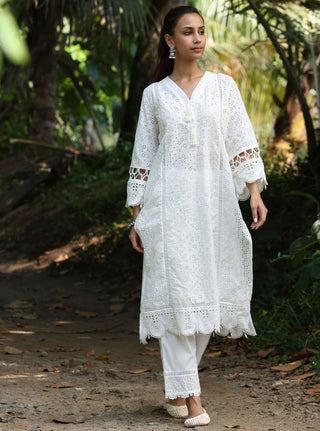 White malgudi days aaira kurta set