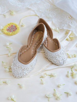 Vegan Jutti for Festive White Gulnar by Mulmul