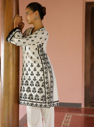 White rith malgudi day kurta set