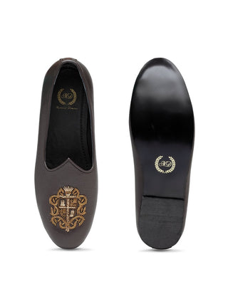Black royal crest leather juttis