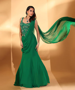 Pre-draped saree Indian Wedding – Green Saree-Lehenga by Kiyohra