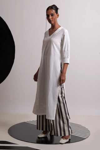 Ivory V neck long tunic with pants