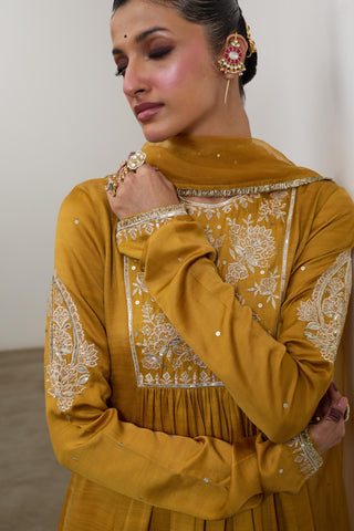 Kurta Set for Indian Wedding – Mustard Pashmina by Sheela Suthar