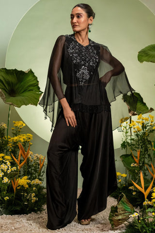 Cape Set for Women – Black Eden by Pallavi Poddar