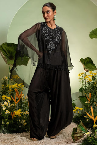 Cape Set for Women – Black Eden by Pallavi Poddar