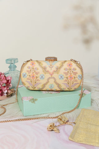 Yellow avira capsule clutch