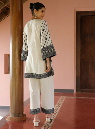 White sree malgudi day kurta set