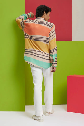 Multicolor waves button-down shirt