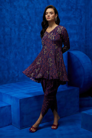 Purple short tunic with draped pants