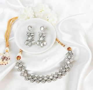 Necklace Luxury Wear - White Lunar Glint Necklace by Putstyle