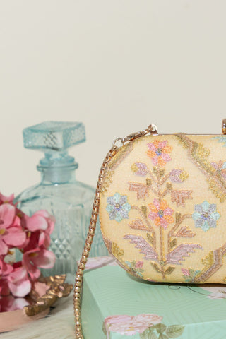 Yellow avira capsule clutch