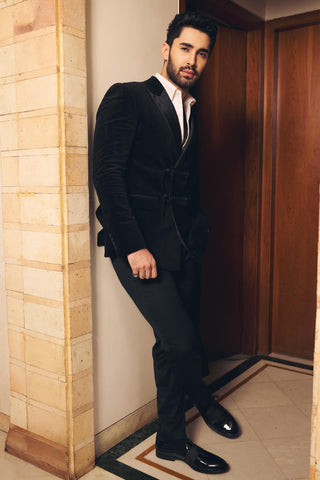 Black velvet peak lapel double breasted knot closure tuxedo set