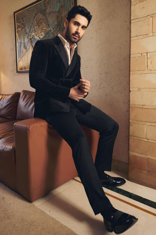 Black velvet peak lapel double breasted knot closure tuxedo set