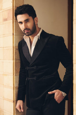 Black velvet peak lapel double breasted knot closure tuxedo set