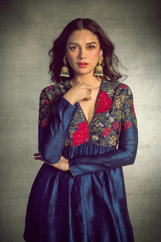 Blue dimensions lien short anarakli set