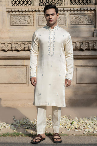 Ivory aroh kurta set