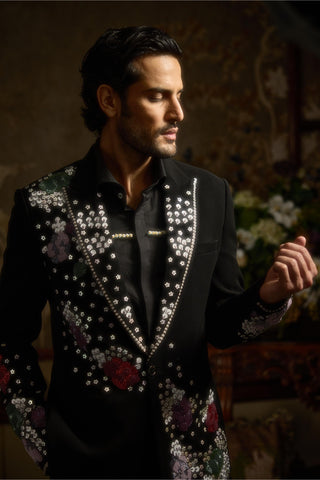 Black stardust flora nova tuxedo