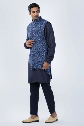 Blue resham thread embroidered shaded bundi set