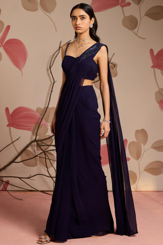 Blue blossom under bloom draped saree