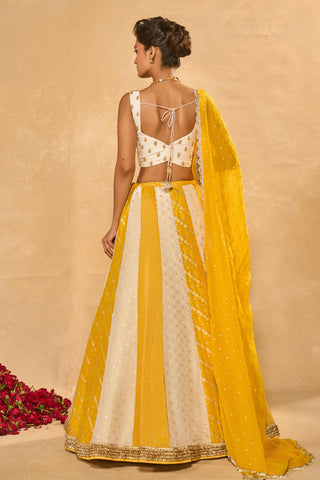 Lehenga Set Indian Wedding Yellow Bhumi Lehenga by Chamee & Palak