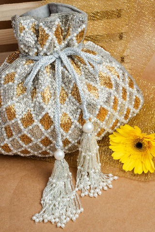 Silver cruzado pearl bag