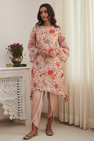 Kurta set for women for Indian Wedding – Dhwani dinchariya kurta set by Shasha Gaba