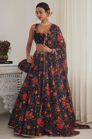 Lehenga set for women for Indian Wedding – Shaam sundr dinchariya lehenga set by Shasha Gaba