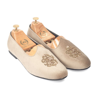 Beige royal crest velvet juttis